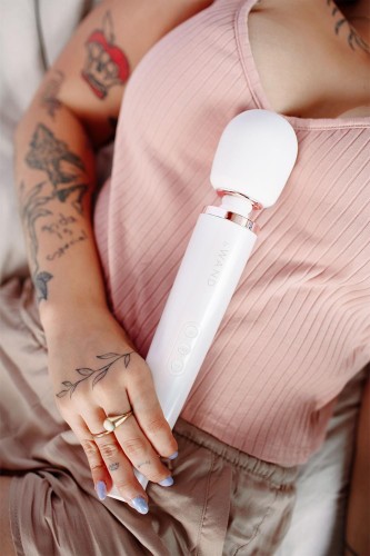 LE WAND PEARL WHITE MASSAGER (16).jpg