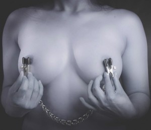ZACISKI NA SUTKI NA ŁAŃCUSZKU - BAD KITTY Chain with clamps
