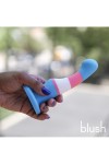 SILIKONOWE DILDO Z PRZYSSAWKĄ - BLUSH AVANT P2 TRUE BLUE TRANSGENDER PRIDE
